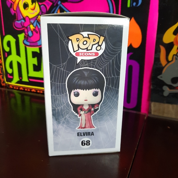 Elvira Funko Pop 68 Diamond 40th Anniversary Icons - Picture 4 of 8